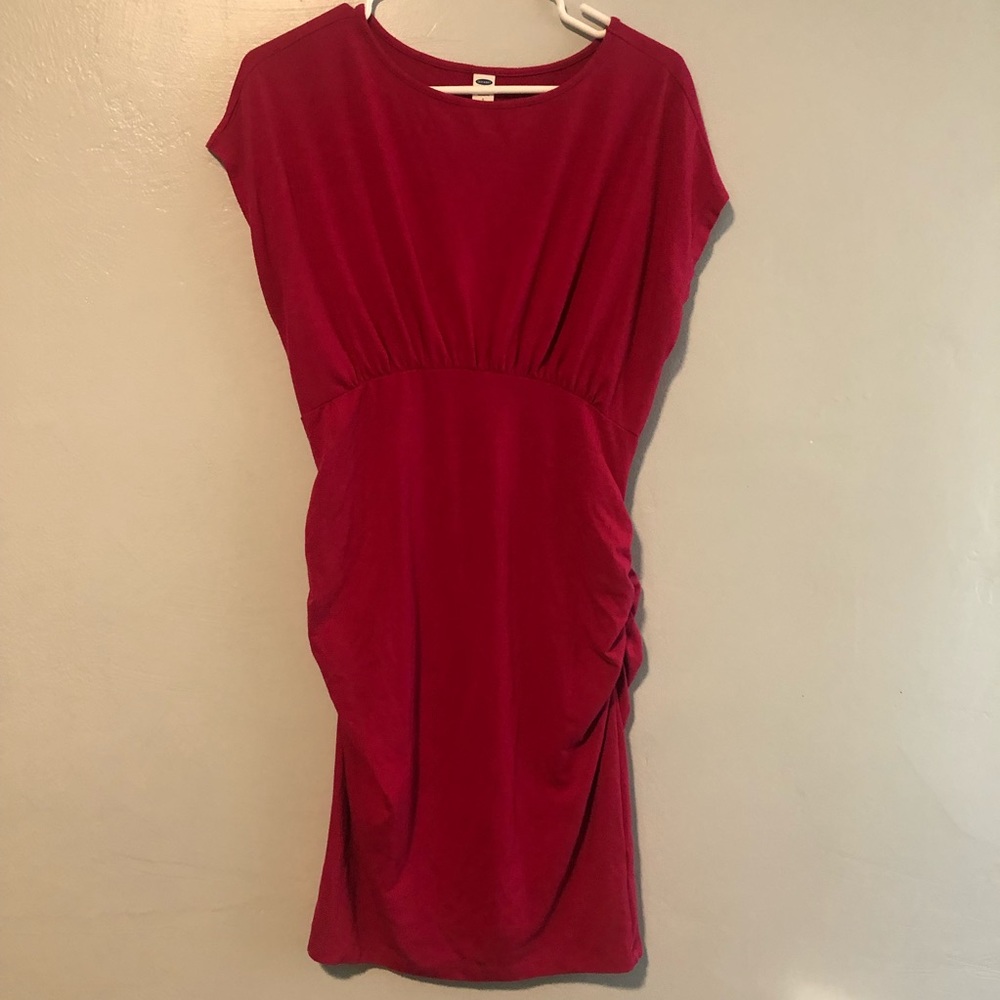 🌸 Old Navy maternity fitted t shirt midi dress